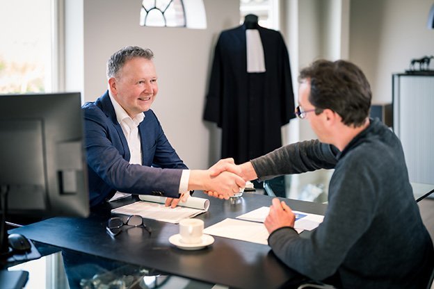 Opdrachtbevestiging tekenen bij advocaat Gerard Zaalberg